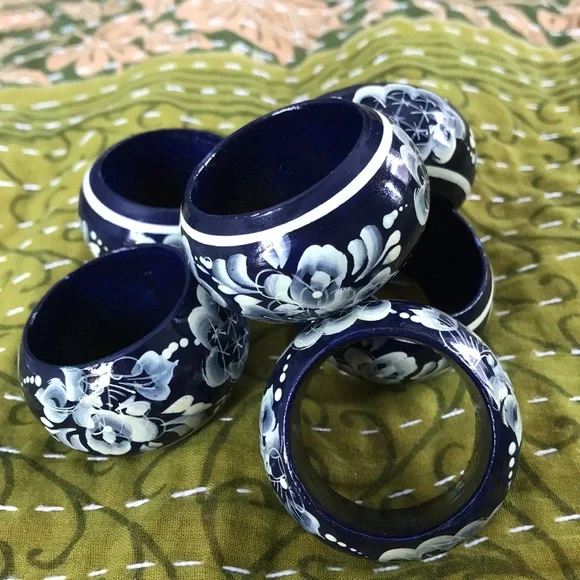 Vintage hand painted wood napkin rings!💙 - Picture 2 of 4